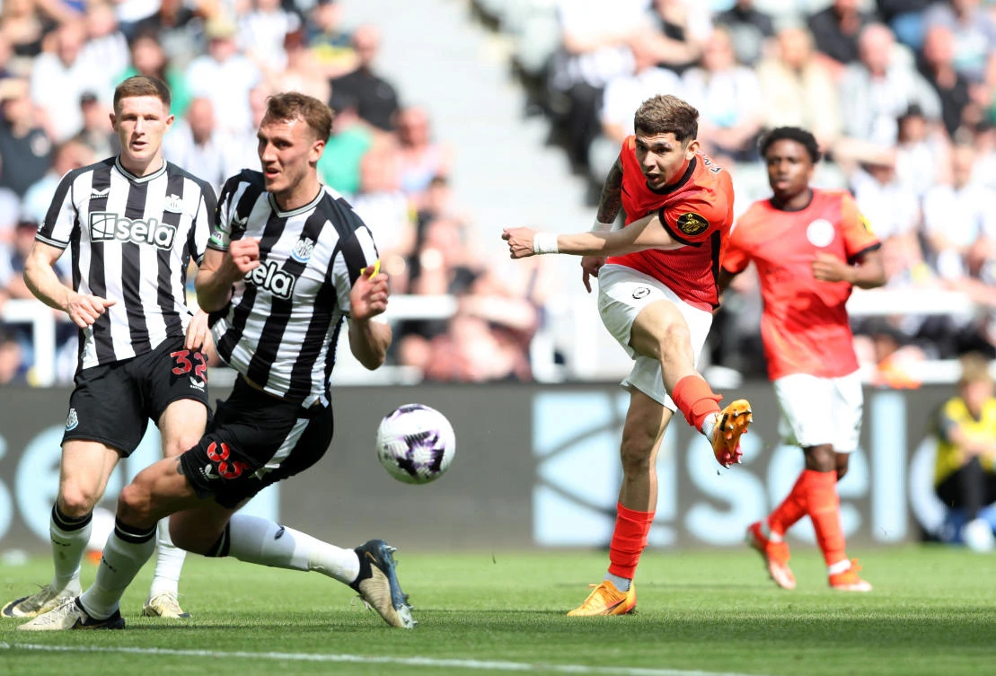 Brighton & Hove Albion’s Julio Enciso shoots at goal during their Premier League match against Newcastle United at St. James’ Park, Newcastle, on May 11, 2024. (Reuters)