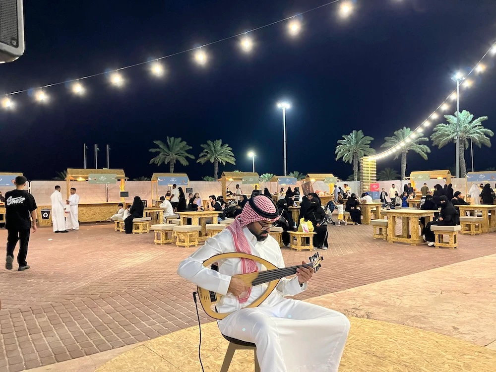The market featured 15 booths from 10 farmers who were mostly from neighboring areas, along with a few from other parts of the Kingdom. (AN)
