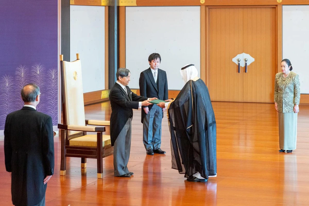 Saudi Arabia’s Ambassador to Japan Ghazi Faisal Binzagr presents his credentials to Emperor of Japan Naruhito. (SPA)