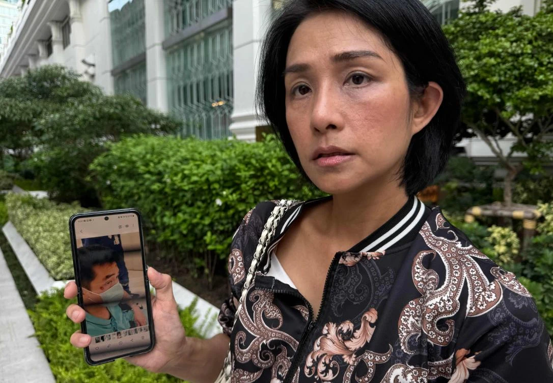 Passengers had seconds to react as turbulence hit Singapore flight