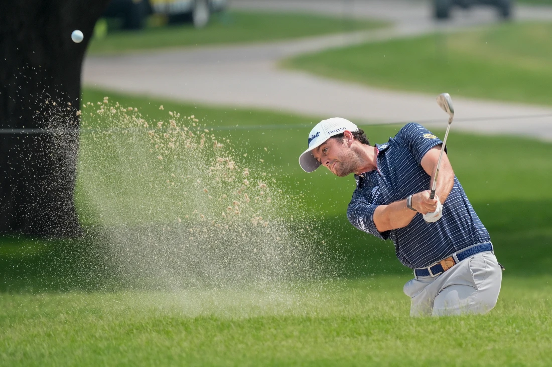 Davis Riley grabs two-shot lead at Colonial tournament