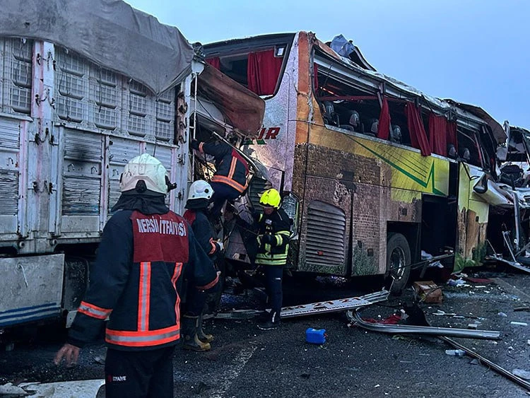 This photo posted on social media by The National Independent shows first responders searching for casualties from the wreckage of vehicles involved in the collission in Tarsus, Turkiye. (X: @NationalIndNews)