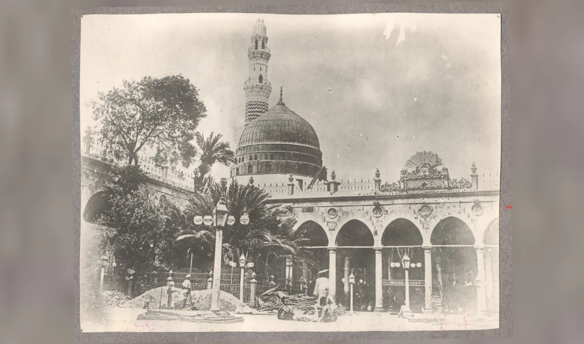 Early 20th century photograph of the Prophet's Mosque in Madinah. (Supplied)