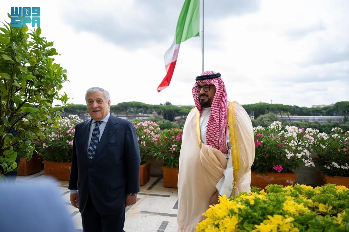 The two officials discussed cooperation and bilateral relations between the two countries in various sectors. (SPA)