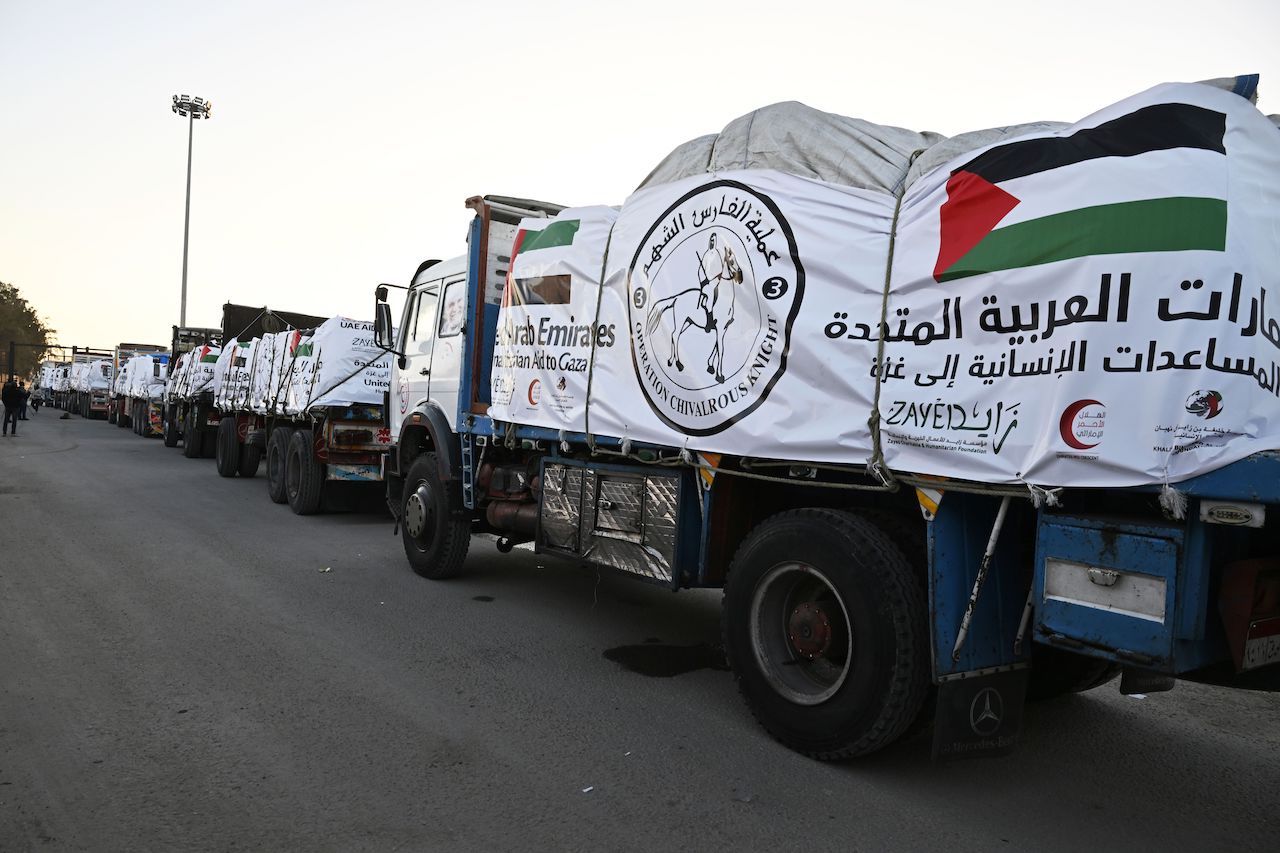 The shipment included 1,166 tonnes of urgent essential food supplies. (WAM)