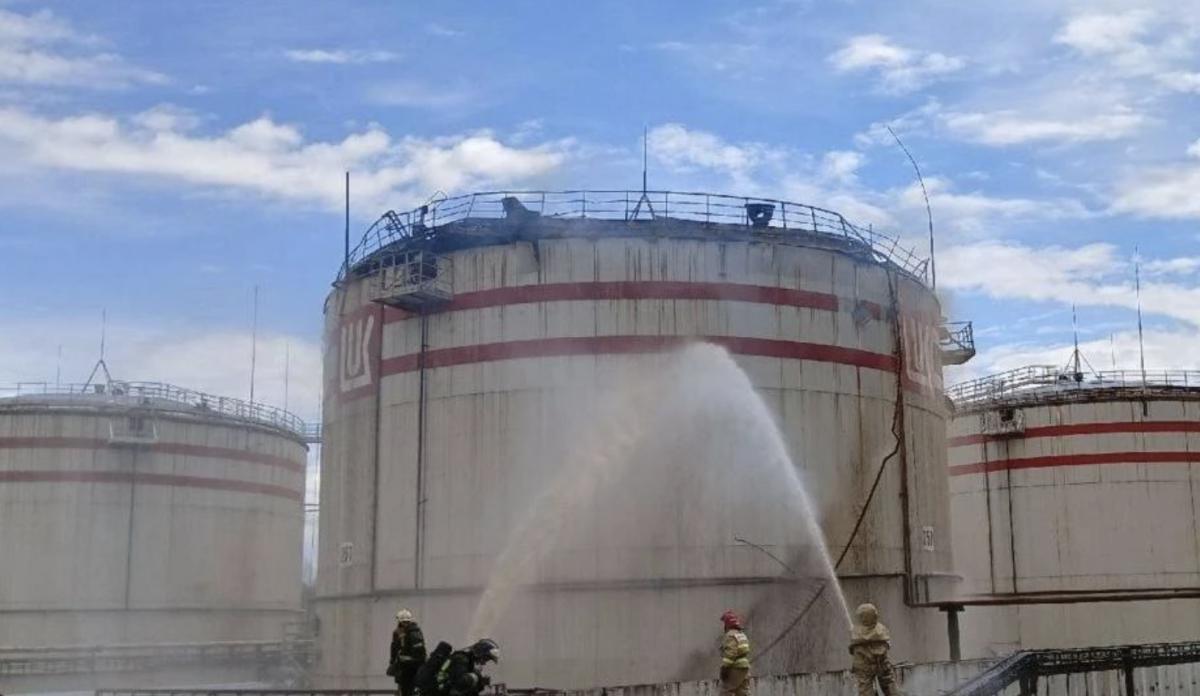 Fire broke out at an oil refinery in northwestern Russia on Sunday, resulting in deaths and injuries, local officials said. (Screenshot/X)