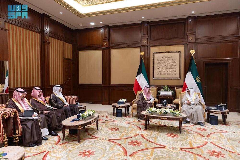 Kuwait’s Emir Sheikh Meshal Al-Ahmad Al-Sabah on Monday received Saudi Foreign Minister Prince Faisal bin Farhan. (SPA)