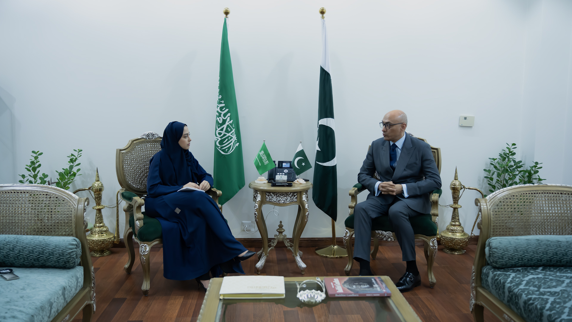 Ahmad Farooq, Pakistan’s ambassador to Saudi Arabia, sits down for an interview with Arab News. (AN photo/Loai El-Kellawy)