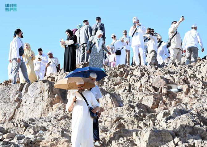 The Interior Ministry has announced that Hajj Security Forces have apprehended eight suspects at Makkah’s entrances for transporting 28 people who did not have Hajj permits. (SPA)