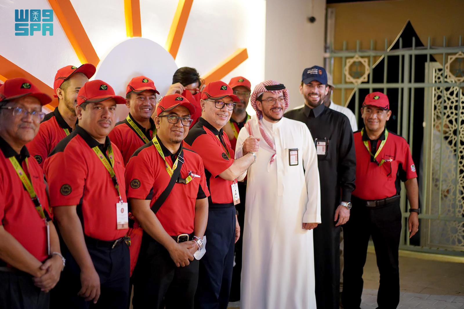 Head of the Malaysian pilgrims office Datuk Seri Syed Saleh recently visited the camps designated for Malaysian pilgrims in Mina to assess the services provided to worshippers. (SPA)