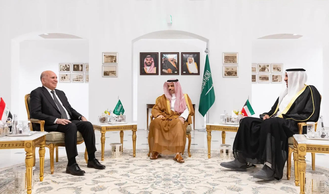The ministers also tackled on the importance of intensifying bilateral and multilateral coordination on issues of common interest. (SPA)