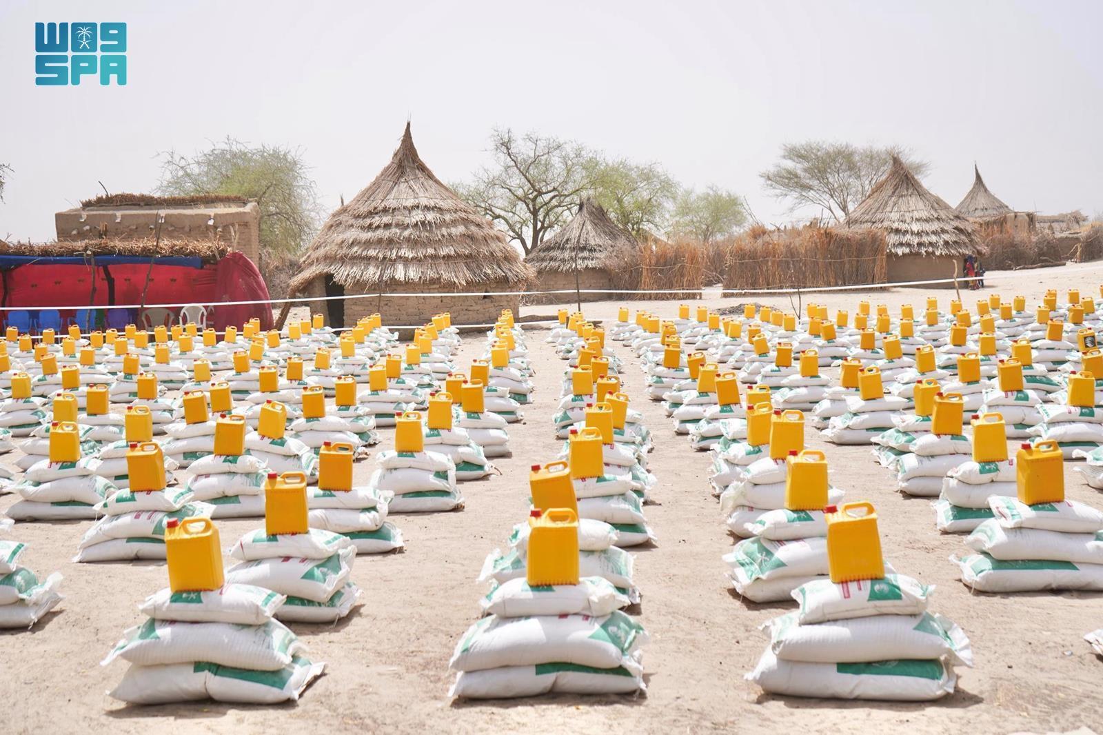 KSrelief distributed 600 food baskets to the neediest families in the Batha Region of Chad. (SPA)