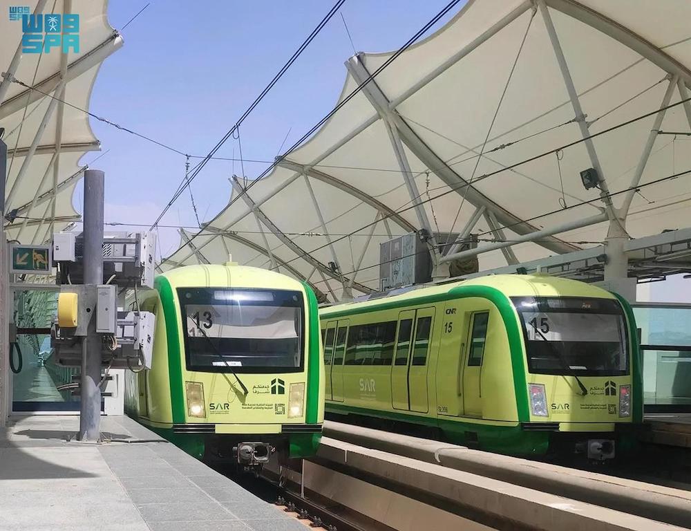 With a capacity of 72,000 passengers per hour in one direction across more than 200 trips, the train facilitates the movement of pilgrims to and from their destinations. (SPA)
