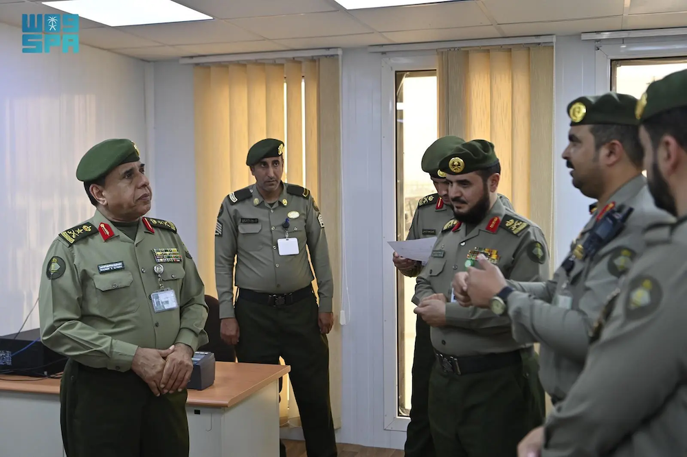General Directorate of Passports Chief Sulaiman Al-Yahya assessed the work of passport officers and administrative committees responsible for Hajj regulations. (SPA)
