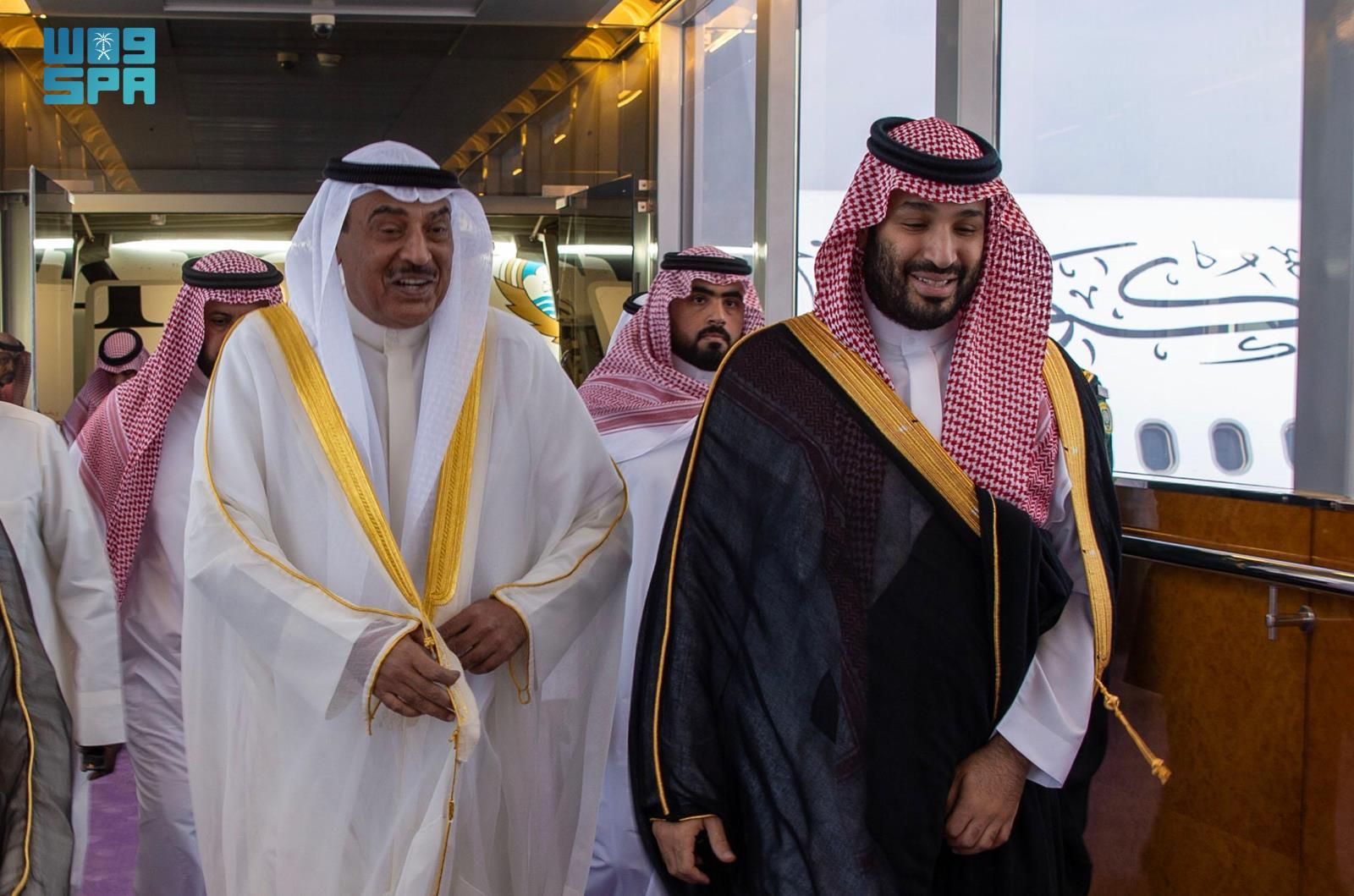 Saudi Crown Prince Mohammed bin Salman receives the Kuwaiti Crown Prince Sheikh Sabah Khaled Al-Hamad Al-Sabah. (SPA)