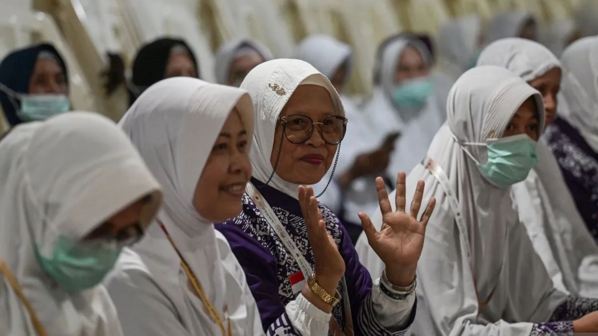 Indonesian Hajj pilgrims attend an information session in Makkah, Saudi Arabia on June 9, 2024. (ANTARA)