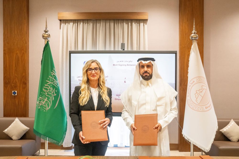 The MoU, signed by Abdullah Al-Othman, chief human capital officer at Diriyah Co., and Belinda Howell, executive director of regulation and assurance operations at the institute, will support the growth of Diriyah’s skilled workforce. (Supplied)