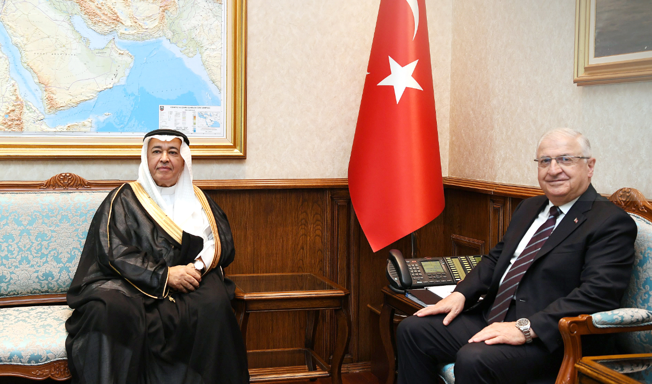 During the meeting, the two sides discussed strategic relations between their countries and opportunities for bilateral cooperation in the defense and military fields. (Saudi Defense Ministry)