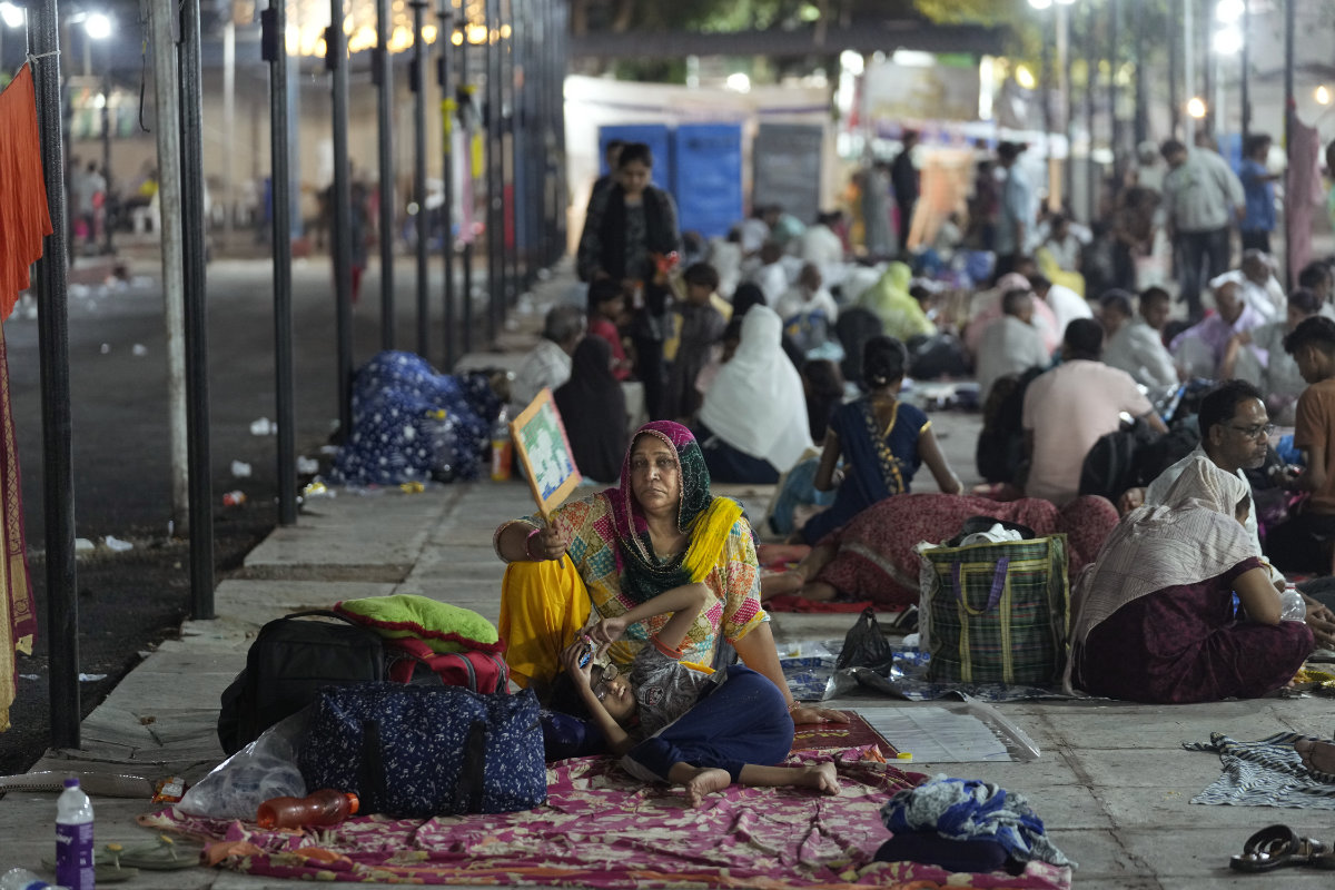 Myriad people flock to Indian city to swallow live fish with ‘miracle cure’ to asthma