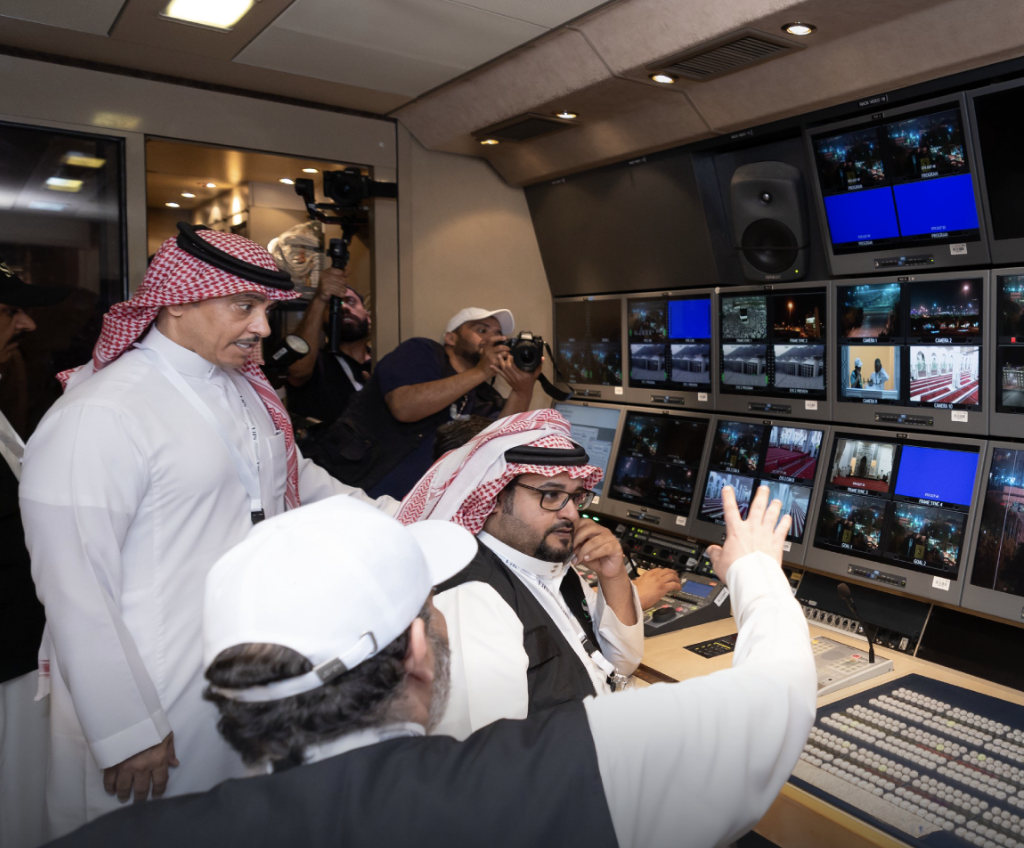 Saudi Minister of Media Salman bin Youssef Al-Dossary inspects media offices at the holy sites. (@SalmanAldosary)
