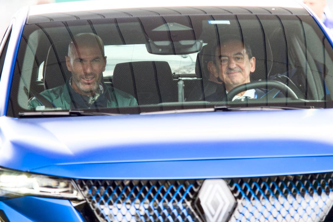Football great Zidane kicks off Le Mans 24 Hours