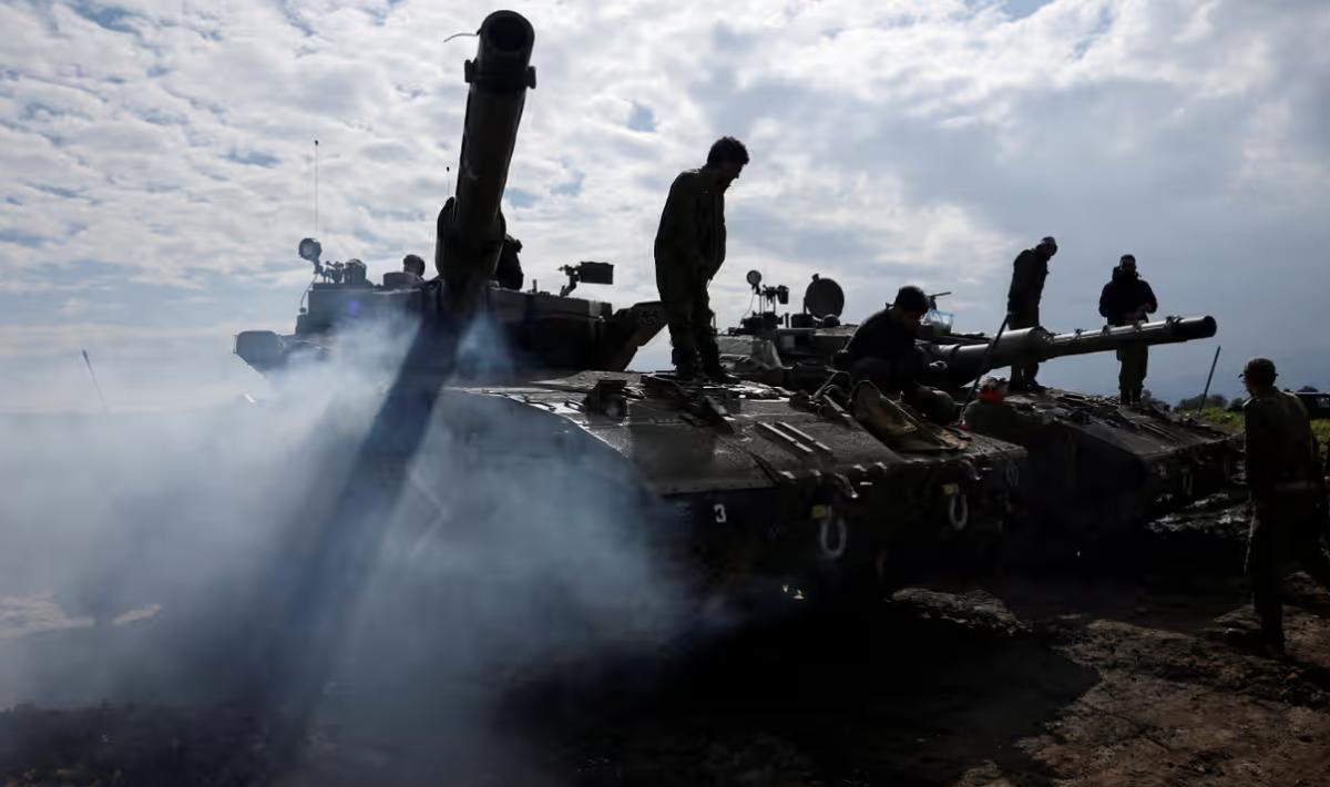 Israeli soldiers work with tanks during a military drill. (Reuters/File Photo)