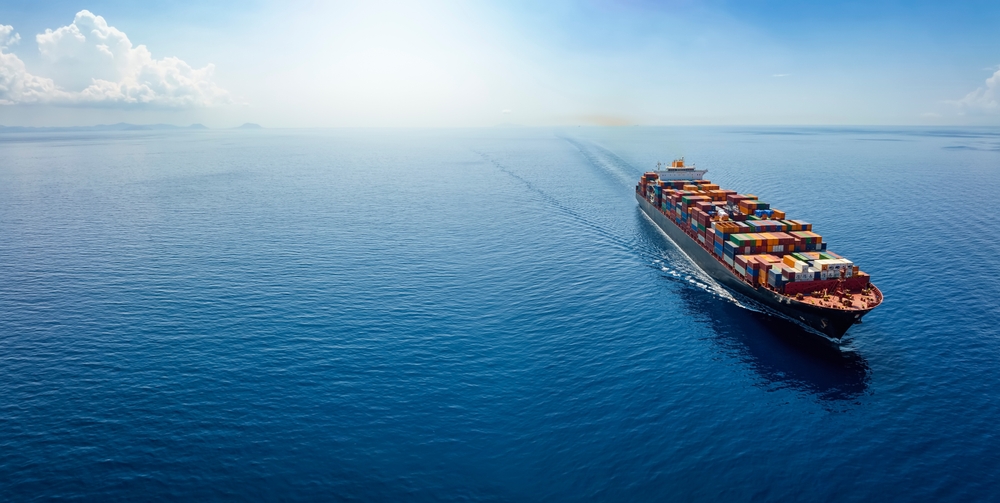 AI can help shipping industry cut down emissions, report says