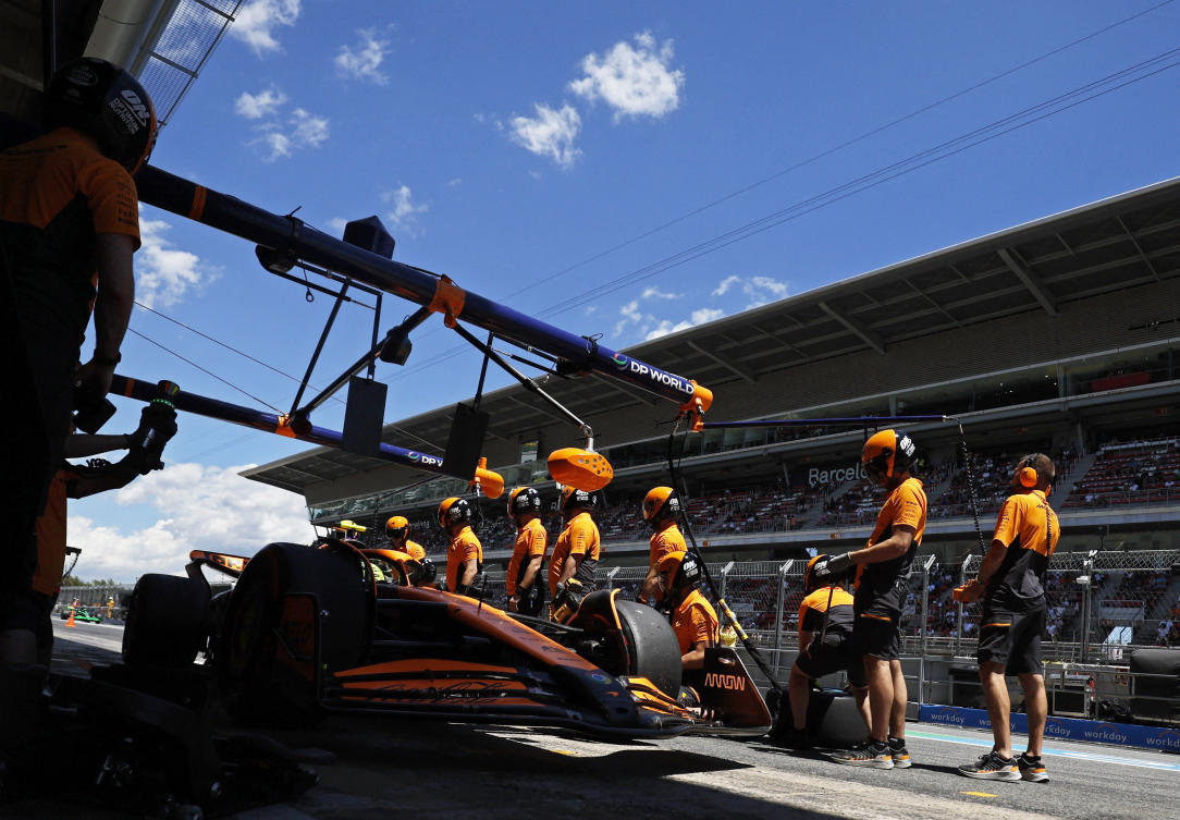 McLaren’s Lando Norris makes a pit stop during practice for F1 Spanish Grand Prix at the Circuit de Barcelona-Catalunya, Barcelona, on Jun. 21, 2024. (Reuters)