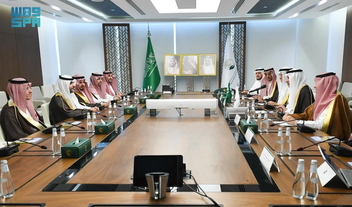 Dr. Abdullah bin Abdulaziz Al-Rabeeah, adviser at the Royal Court and supervisor general of KSrelief unveils the center's new strategic plan. (SPA)