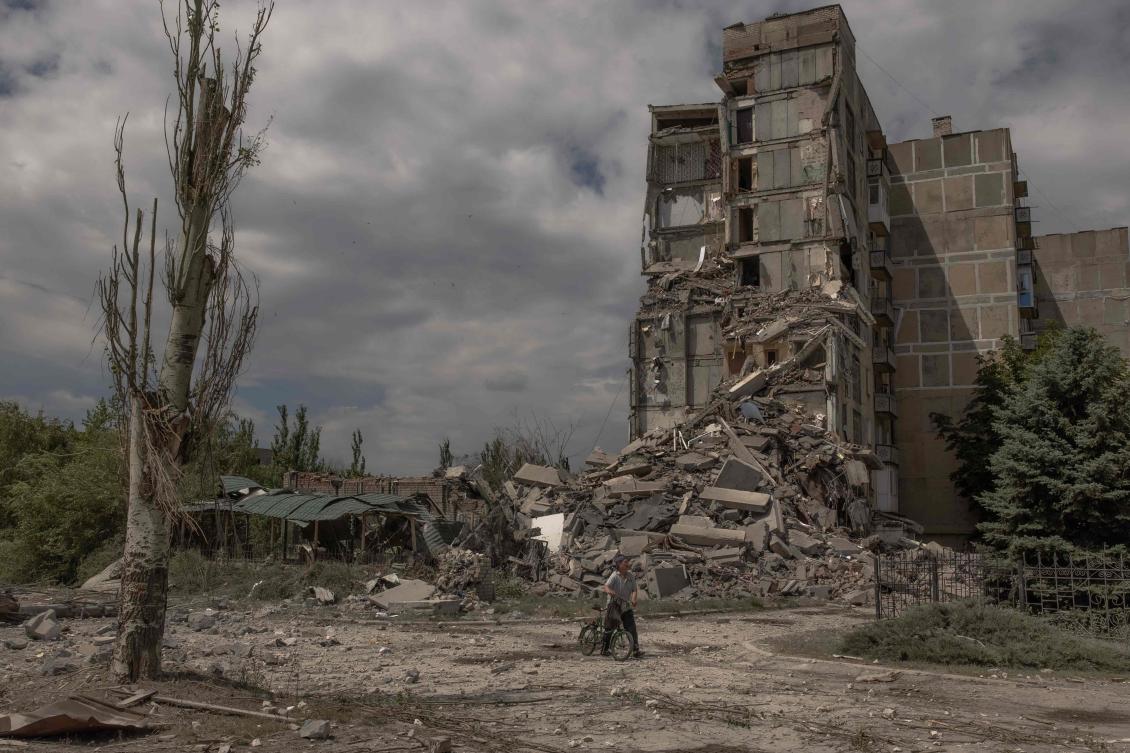 Toretsk, a mining town was nestled in a relatively sleepy sector of the front line — then, suddenly, the Russian assaults began. (FILE/AFP)