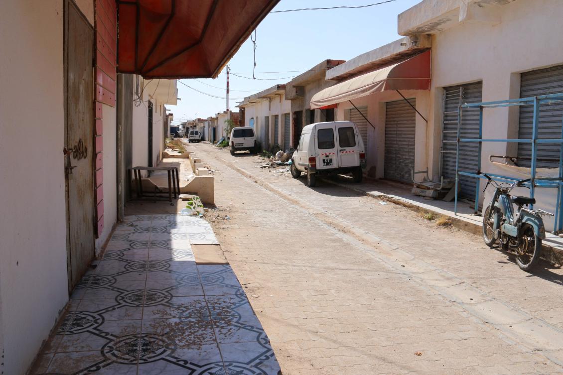 A picture shows shuttered shops at the Libya market in Tunisia’s southern town of Ben Guerdane, near the Libyan border on June 26, 2024. Commercial trade between Tunisia and Libya has been declining since the closure of the main border crossing of Ras Jedir between the two countries on March 19 following clashes between armed groups and security forces on the Libyan side, the Libyan interior ministry said. (AFP)