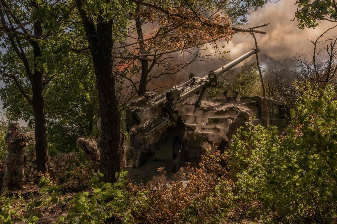 Ukrainian servicemen of the 55th Artillery Brigade “Zaporizhzhia Sich” fire a French-made CAESAR self-propelled howitzer toward Russian positions, in the Donetsk region, on Jun. 27, 2024. (AFP)