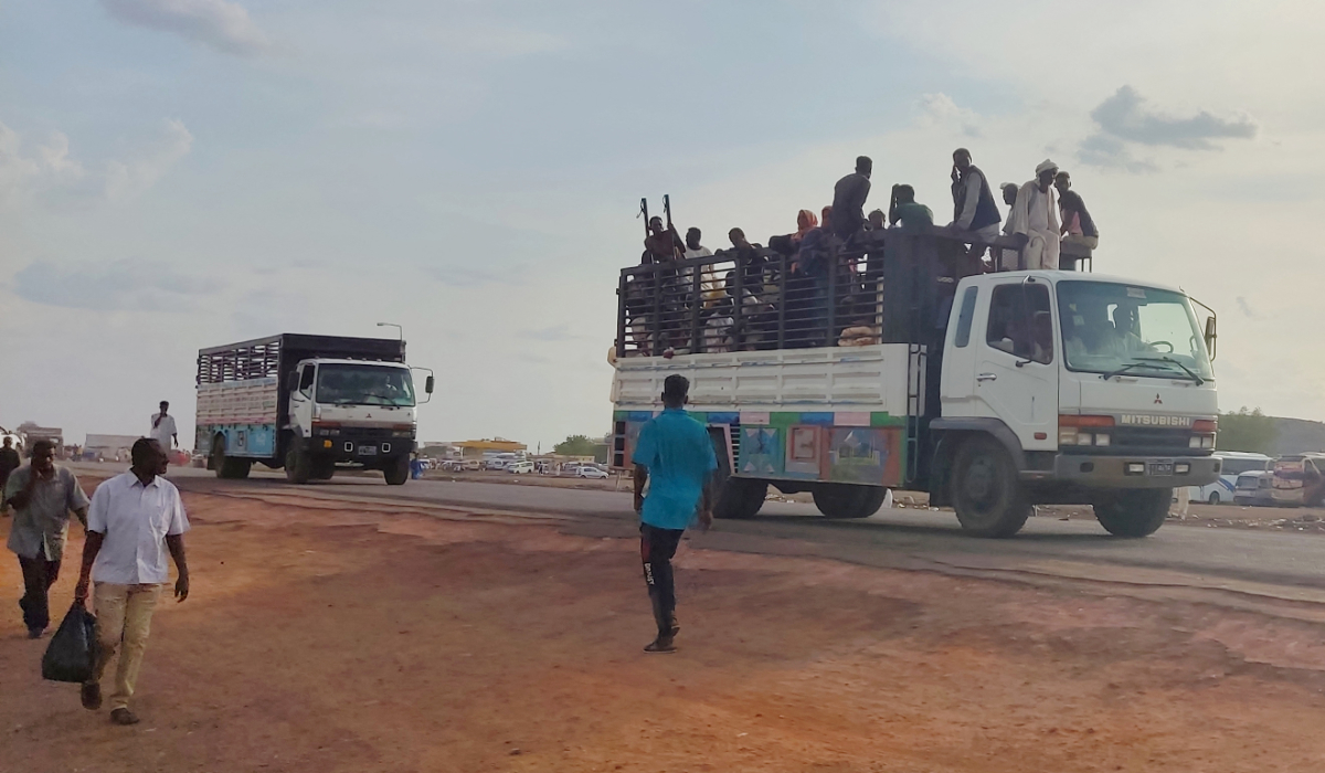 Sudanese fleeing the southeastern town of Sennar after an attack by the Rapid Support Forces (RSF) on nearby Jebel Moyain, arrive on June 28, 2024 in Gedaref in eastern Sudan where they are seeking refuge. (AFP)