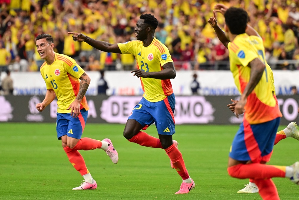 Colombia into Copa quarters after romp while Brazil rolls
