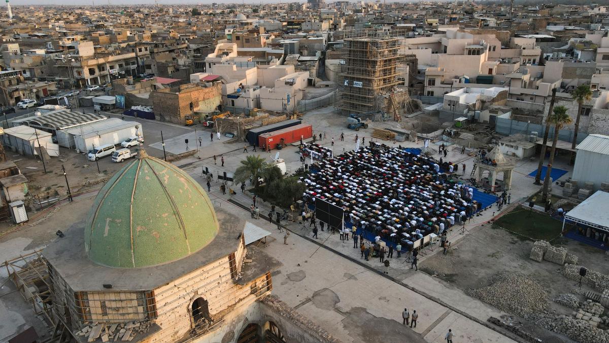 Concealed seven years ago by Daesh, five bombs have been discovered in a wall of the al-Nouri mosque, Iraq's heritage jewel undergoing restoration in the metropolis of Mosul. (File/AFP)
