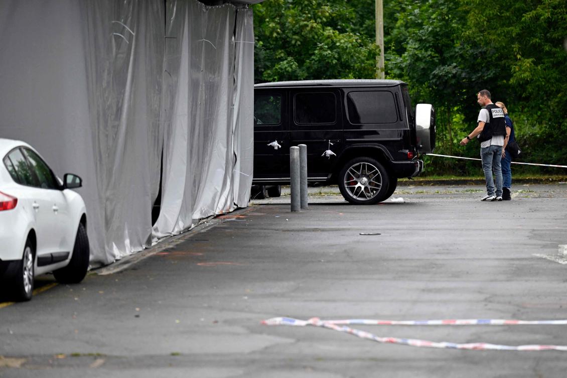 Police officers are at work on the site of a shooting that occured overnight during a wedding party in Thionville, eastern France, on June 30, 2024 A person was killed and four other wounded during the shooting. (AFP)