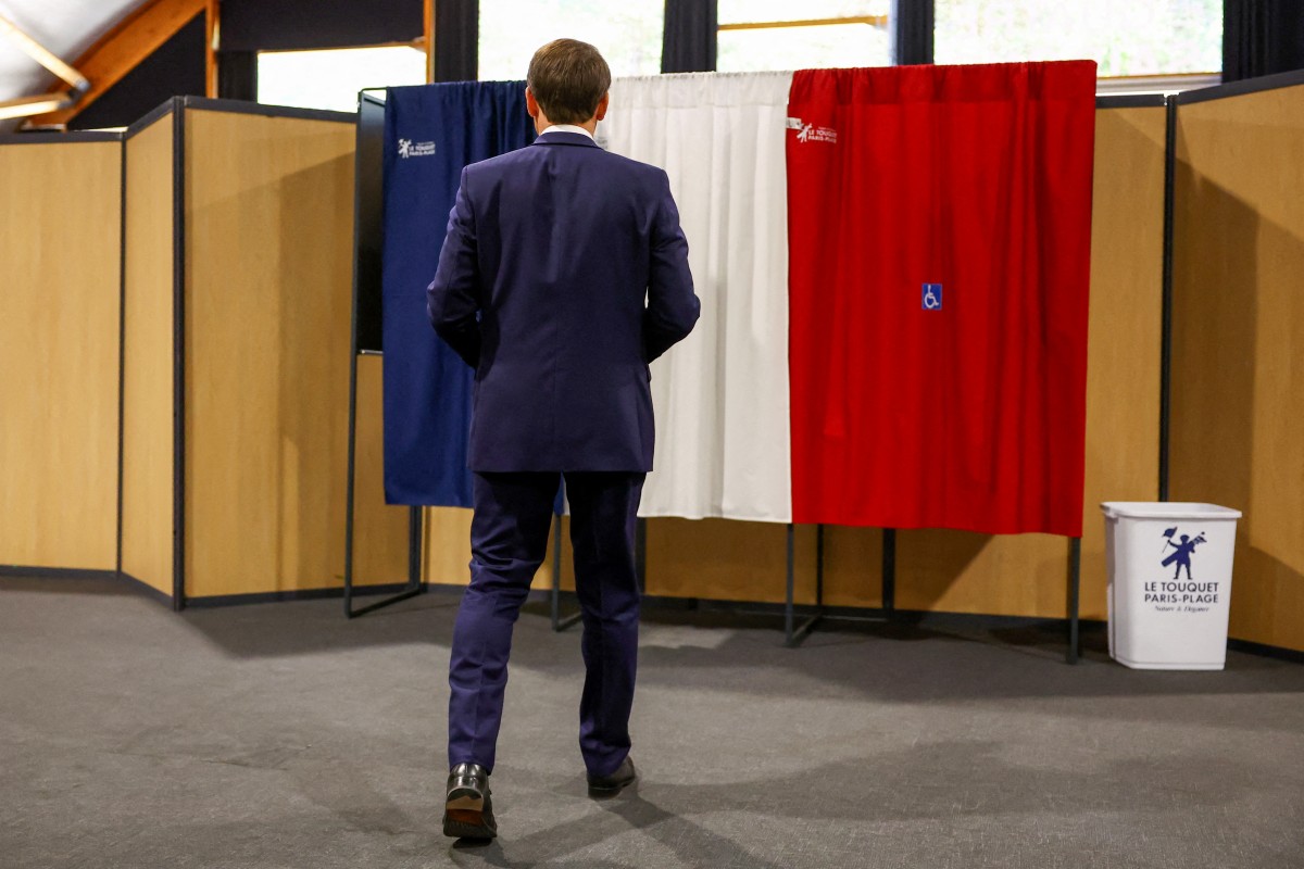 Will France choose fantasy politics or reality?