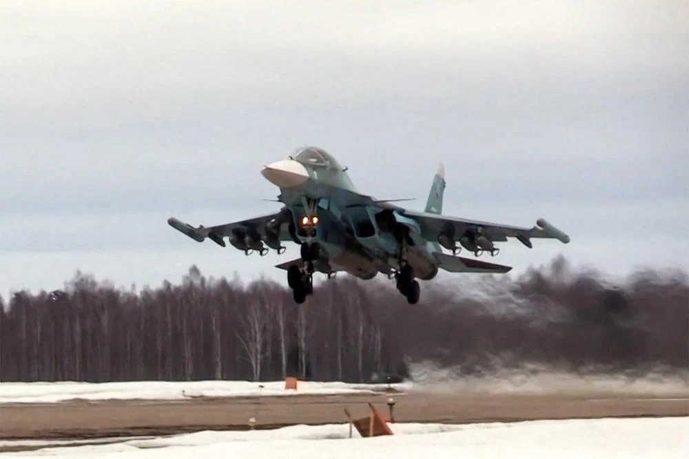 A Russian SU-34 bomber crashed in the Caucasus mountains during a routine training flight likely due to a technical malfunction, reports said. (AFP file photo)