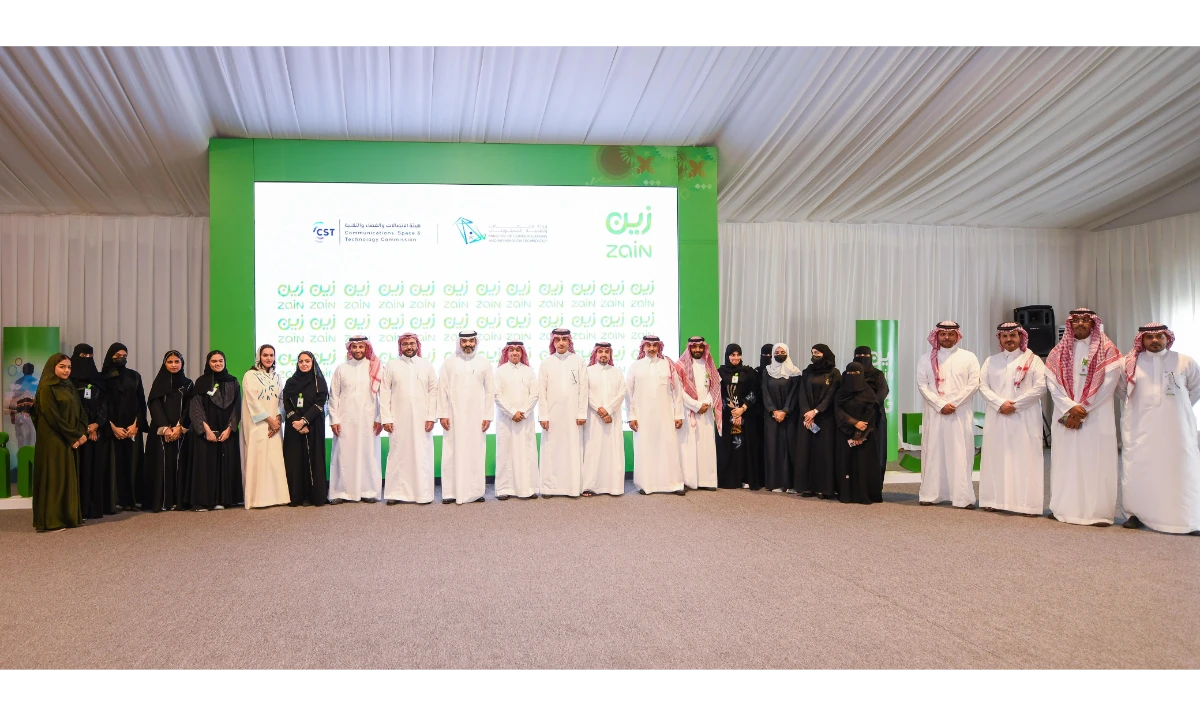 Minister of Communications and Information Technology Abdullah Amer Al-Swaha, along with CST Governor Dr. Mohammed Saud Altamimi, and other officials at Zain KSA’s headquarters in Mina.