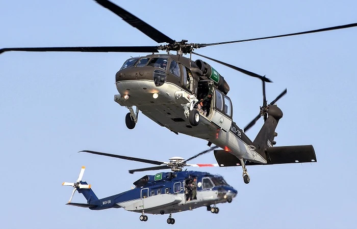 Saudi authorities are carrying out helicopter surveillance flights around the clock to ensure the safety and security of pilgrims during Hajj. (Ministry of Interior)