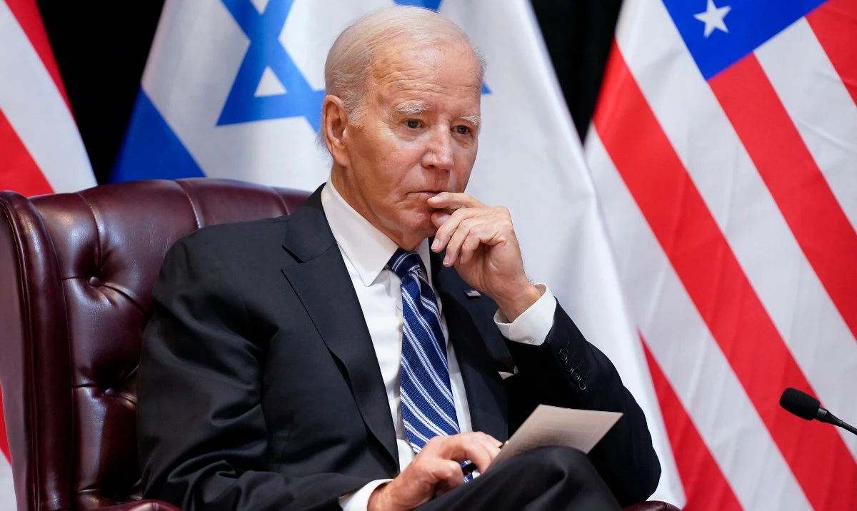It is time for Biden to take decisive action, otherwise he will be paving the way for Trump to return to the White House. (AP)