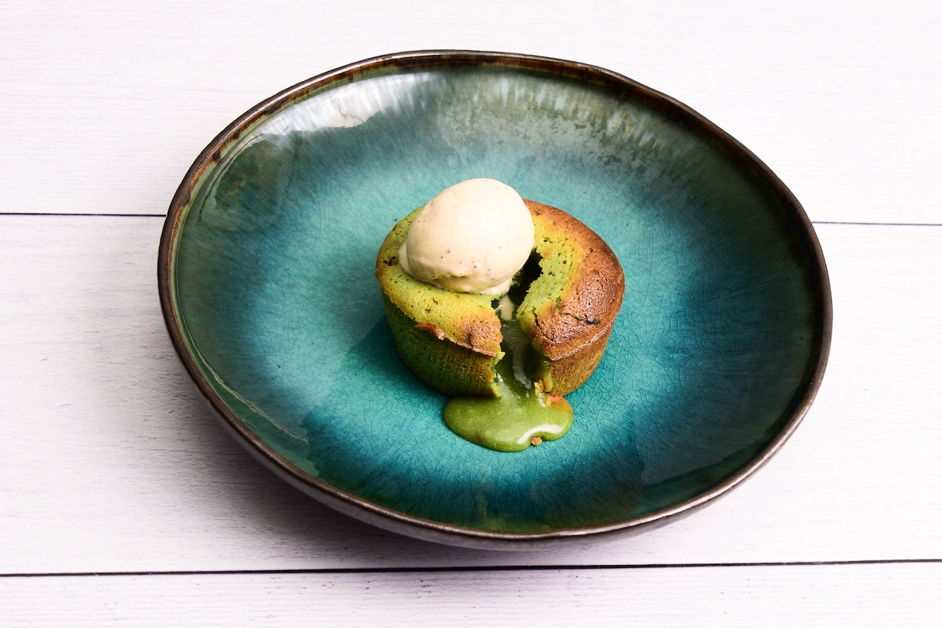 Pistachio cake with mahalabia cream