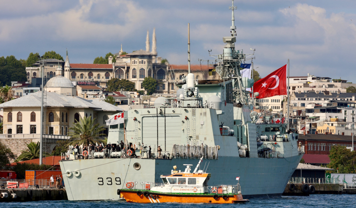 Royal Canadian Navy's Halifax-class frigate HMCS Charlottetown, Standing NATO Maritime Group 2 flagship in Istanbul. (REUTERS)