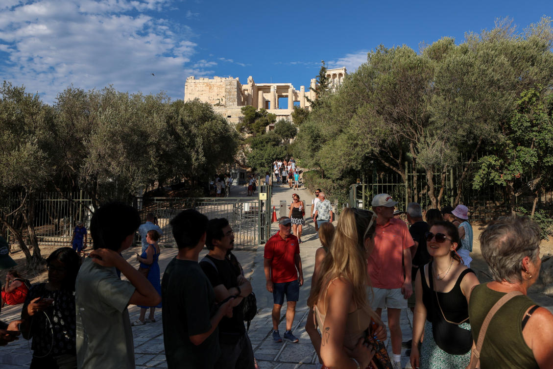 Athens Acropolis introduces private visits for 5,000 euros