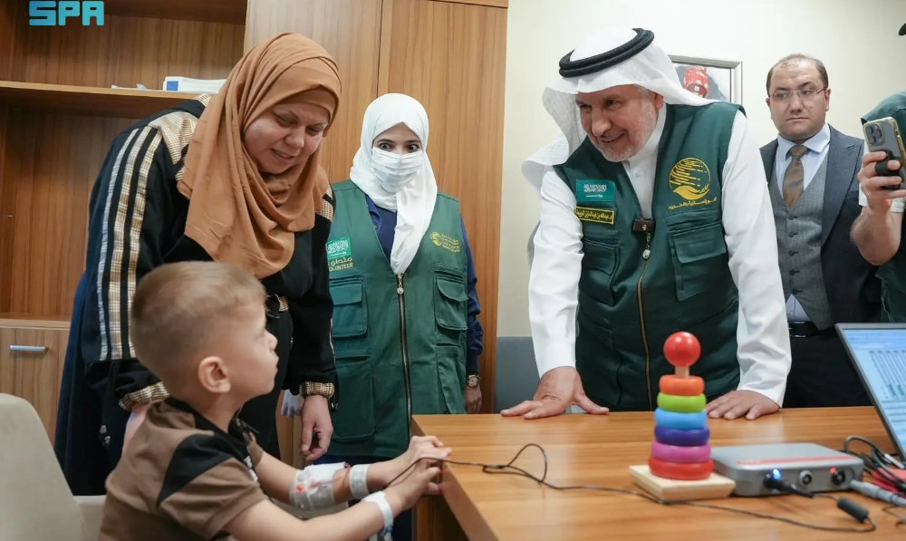 KSrelief chief Abdullah Al-Rabeeah, on Tuesday visited the cities of Reyhanli and Kirikhan in Turkiye’s Hatay Province to inspect the work of volunteers taking part in the agency’s programs to help people affected by the earthquakes that hit parts of Turkiye and Syria in February last year. (SPA)