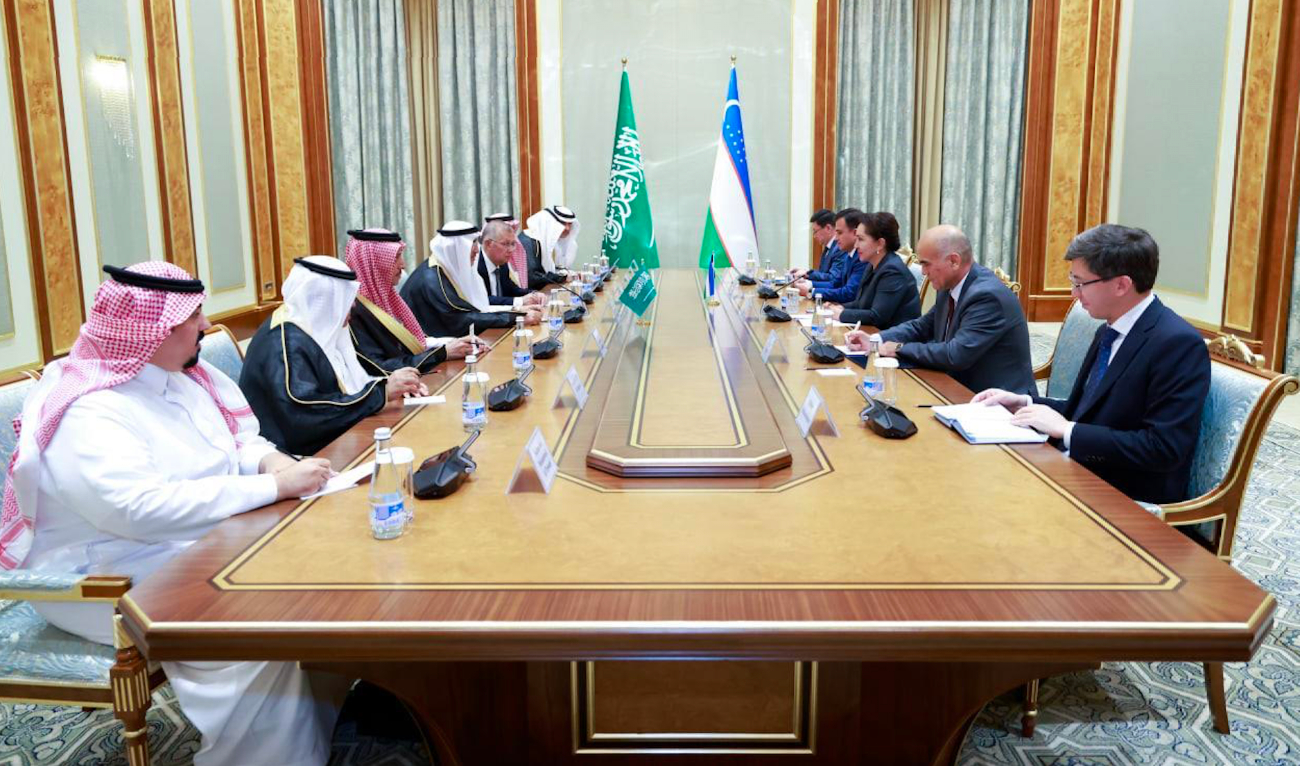 The two sides discussed ways to enhance ties, explored prospects for parliamentary cooperation between the Shoura Council and the Uzbek Senate and discussed other topics of mutual interest. (SPA)