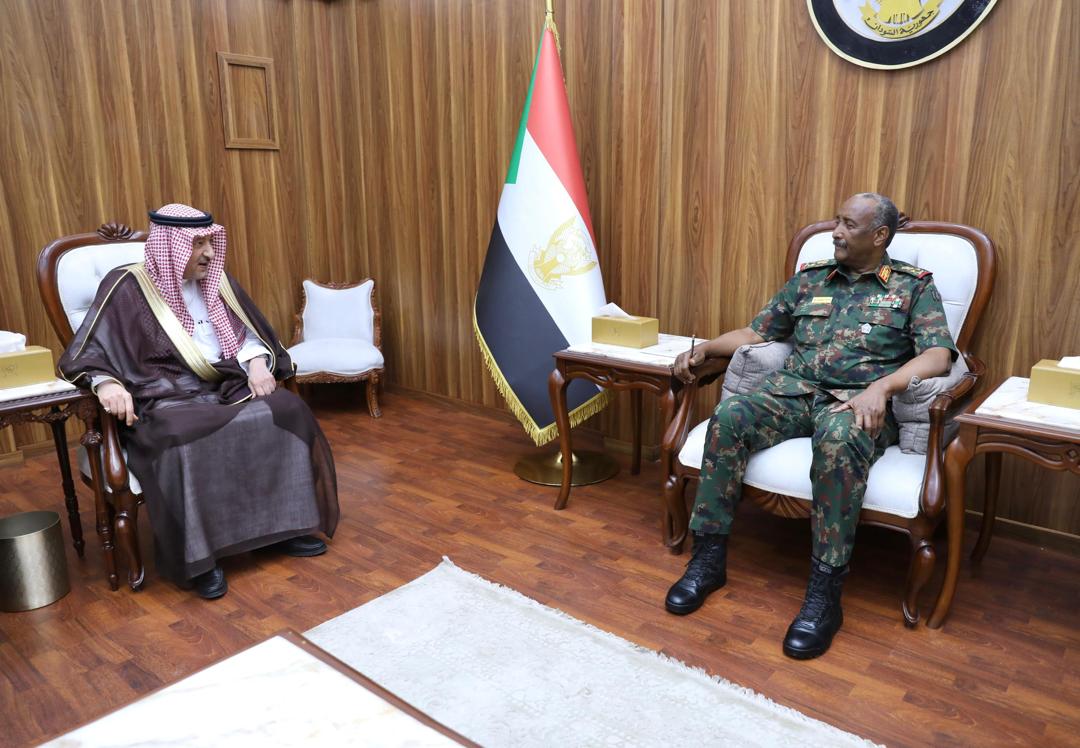 The Saudi deputy foreign minister on Monday reaffirmed the Kingdom’s support for a ceasefire in Sudan as laid out in last year's Jeddah Declaration during a meeting with General Al-Burhan. (SPA)