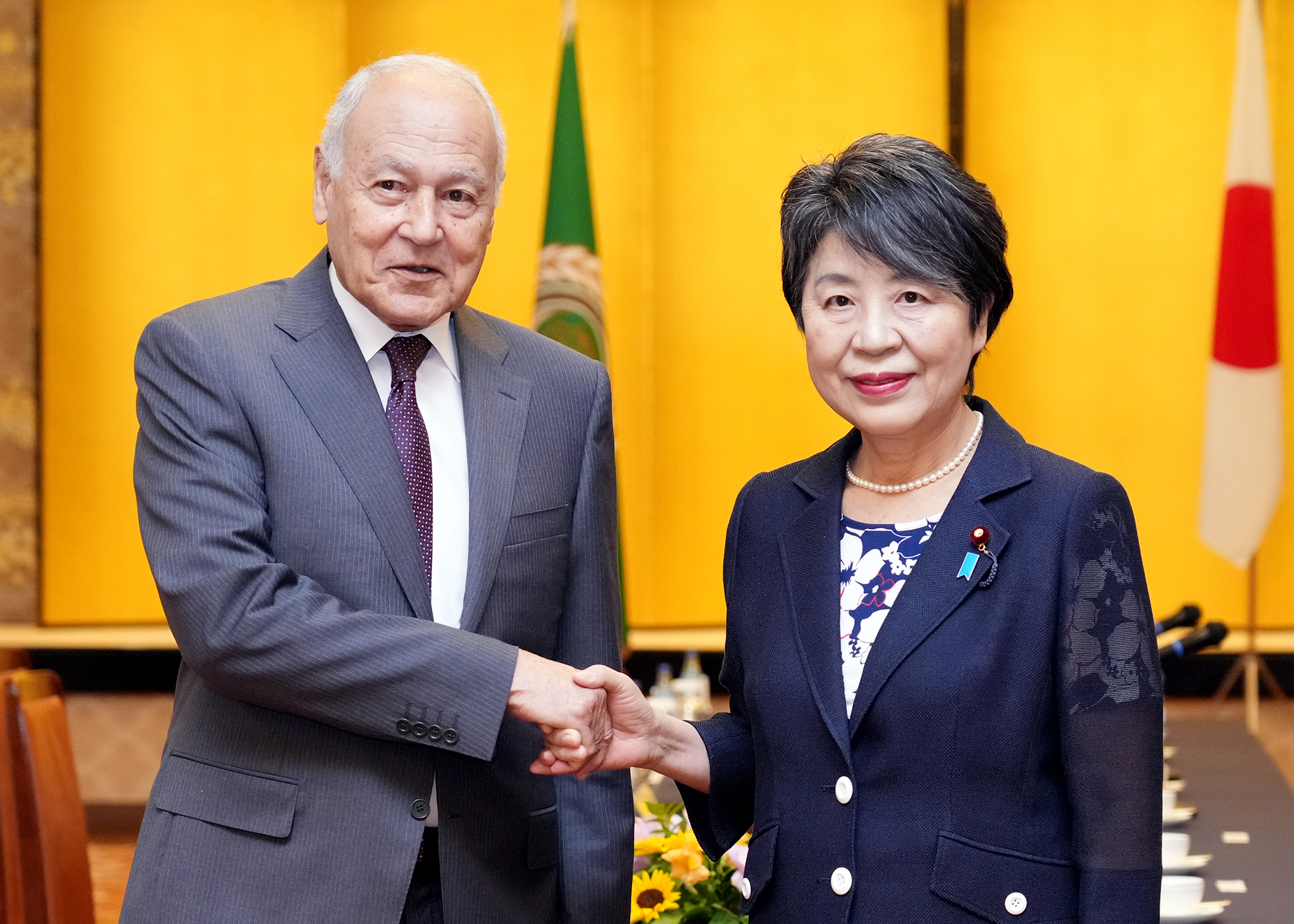 Abul Gheit is on his first visit to Japan as Secretary General of the League of Arab States, and he took part in the 5th Japan-Arab Economic Forum in Tokyo. (MOFA)