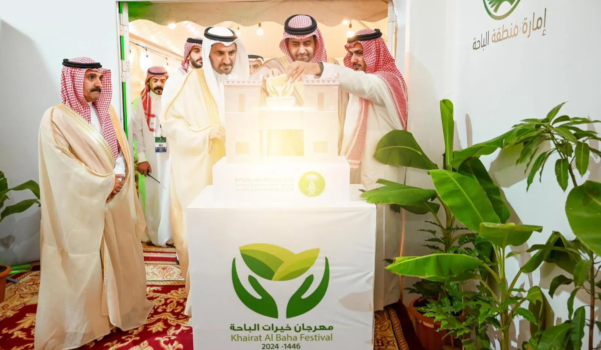 Under the patronage of Al-Baha Gov. Prince Hussam bin Saud, Jedaia Al-Qahtany, the assistant undersecretary for development affairs of Al-Baha, inaugurated on Friday the fourth Khayrat Al-Baha Festival at Al-Shafa Park. (SPA)