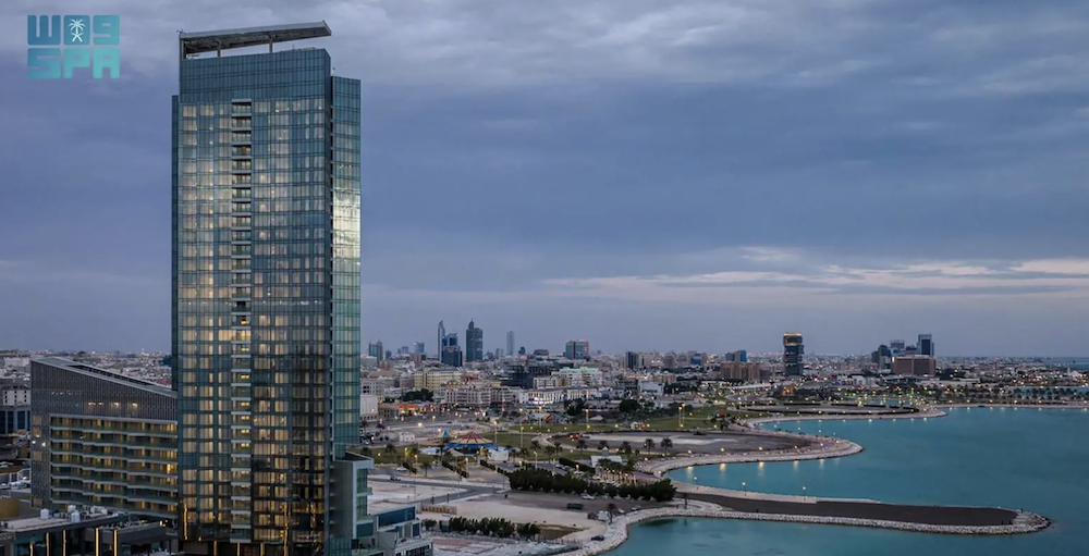 The Eastern Province Municipality has recently confirmed more than 6,000 contracts in the field of investments and revenue development in the cities and governorates of the province. (SPA)